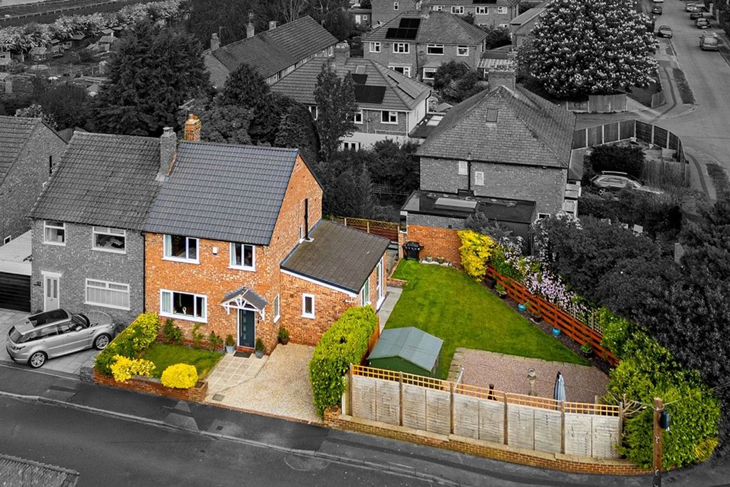 Property photo 2 of 24