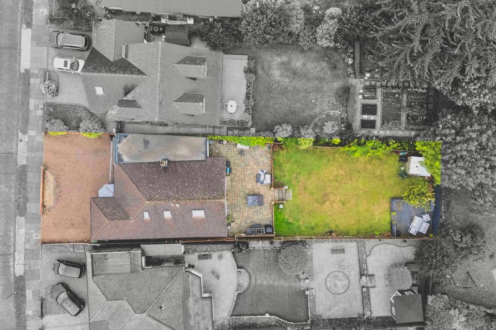 Property photo 3 of 32