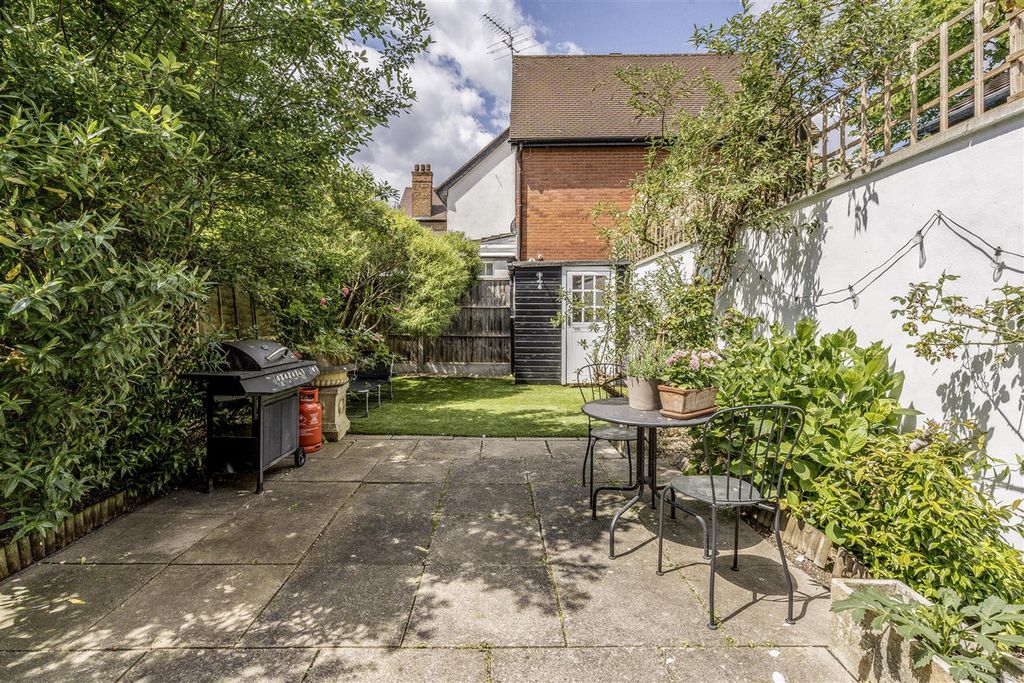 Property photo 3 of 23