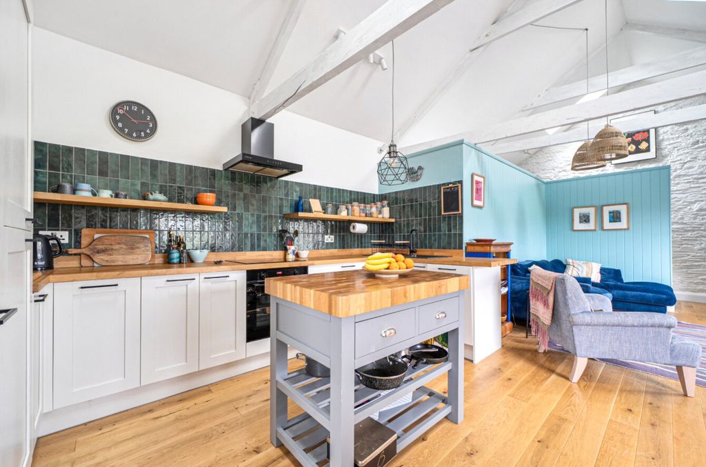 Property photo 3 of 18 3 - Picture No. 04