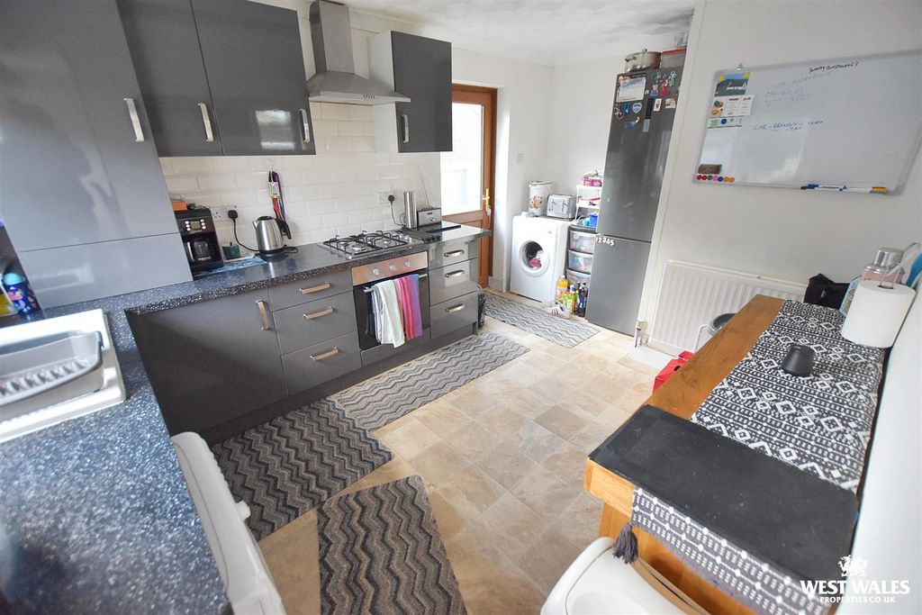 Property photo 3 of 18 6 (31).Jpg