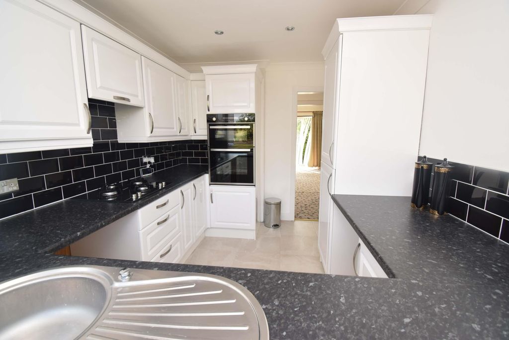 Property photo 3 of 12 Image