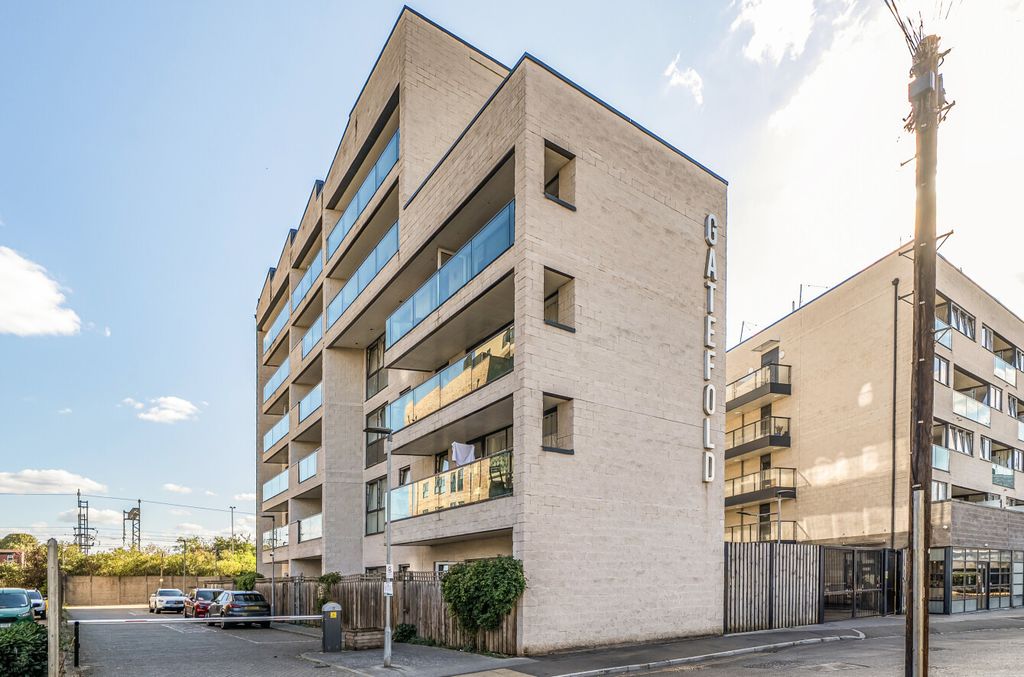 Property photo 1 of 11 1-6A7467A7Aae73-1...