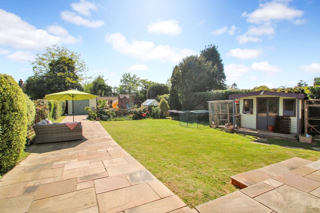 Property photo 2 of 28
