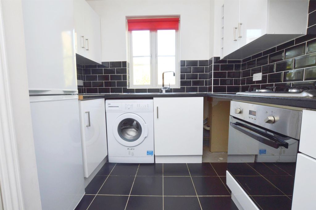 Property photo 2 of 6 Bathroom