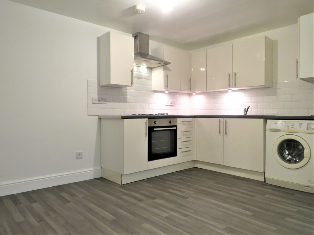 Property photo 3 of 6 Kitchen