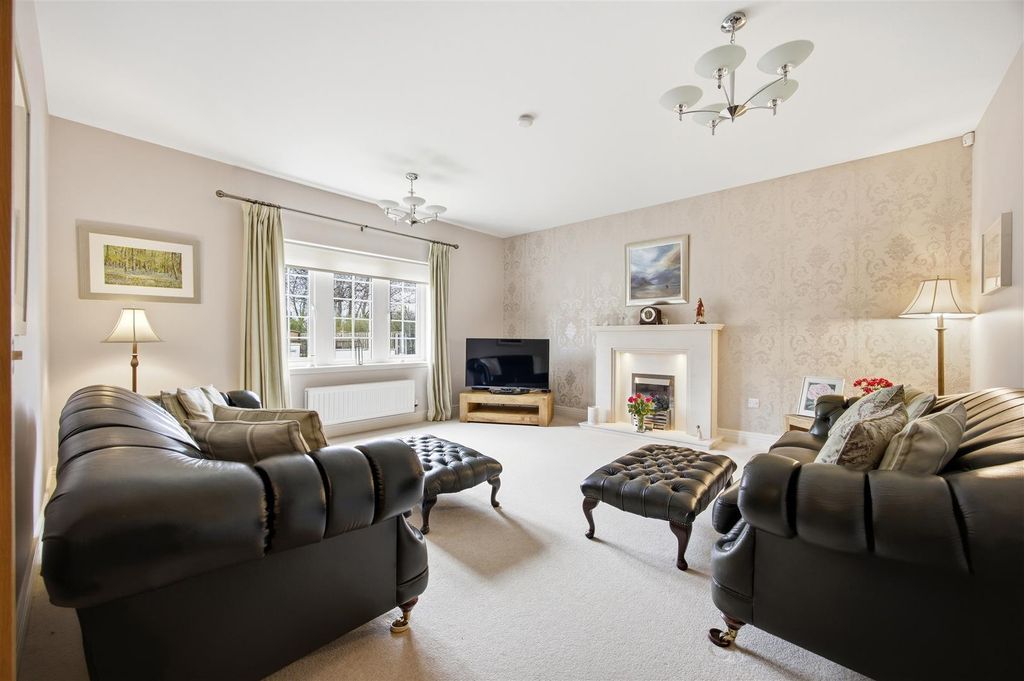 Property photo 3 of 38 80_Woodcroft_Drive_Kirkintilloch_009.Jpg