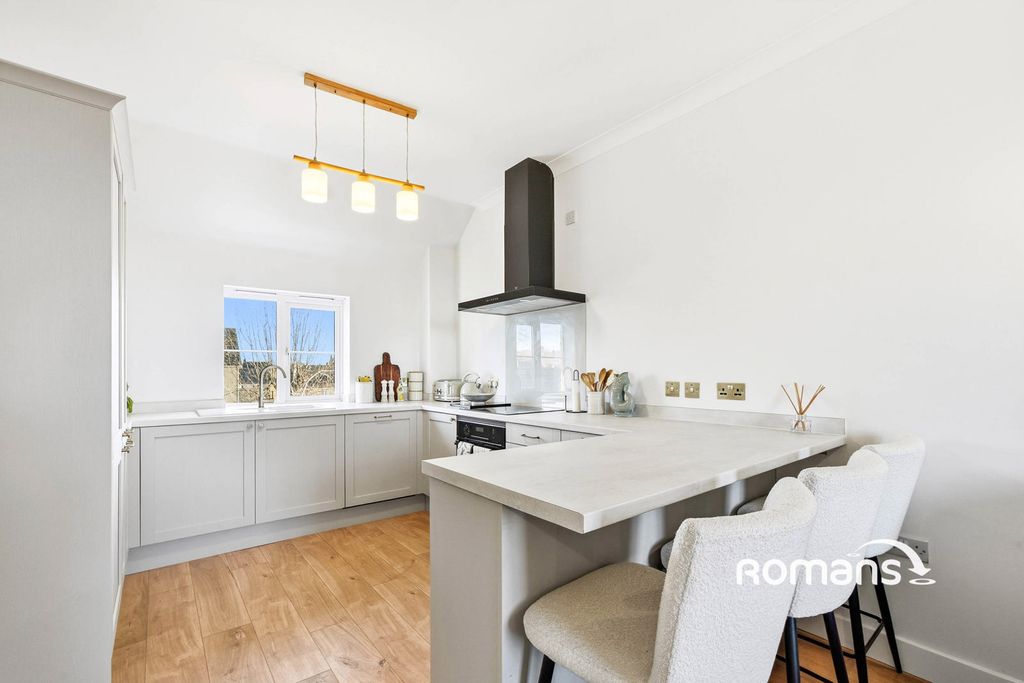 Property photo 2 of 10 Kitchen