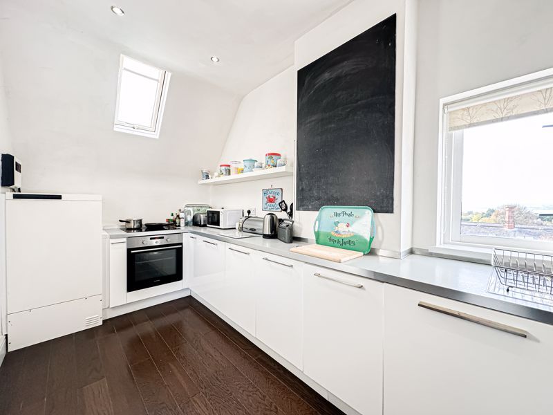 Property photo 2 of 16 Photo 4