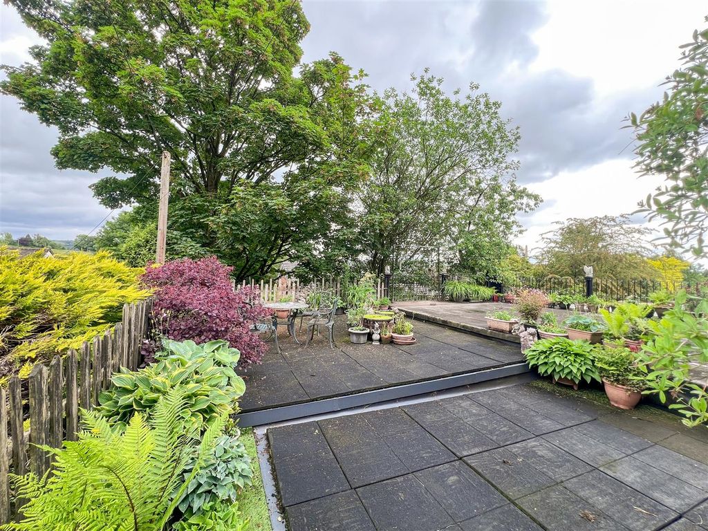 Property photo 3 of 33 Rooftop Garden