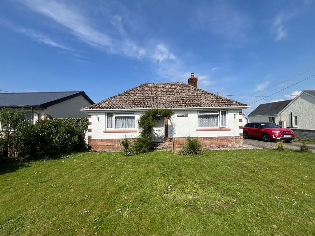 Property photo 2 of 40