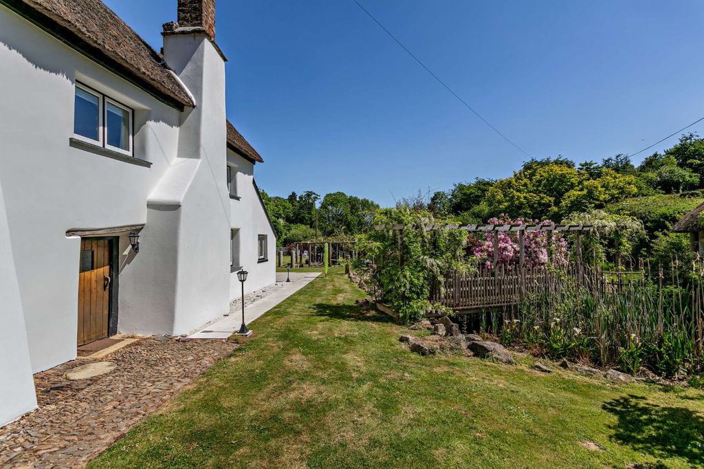 Property photo 3 of 31 The Farmhouse