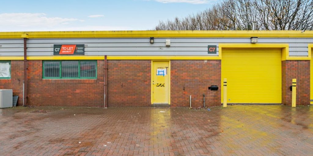 Property photo 1 of 2