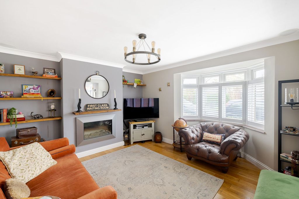 Property photo 2 of 14