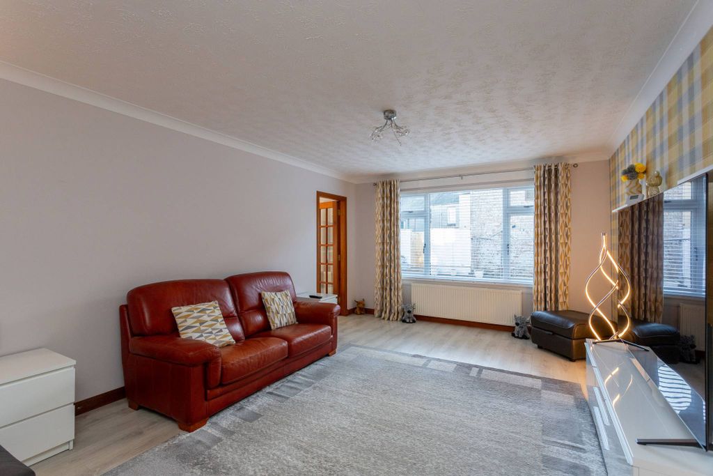 Property photo 3 of 24