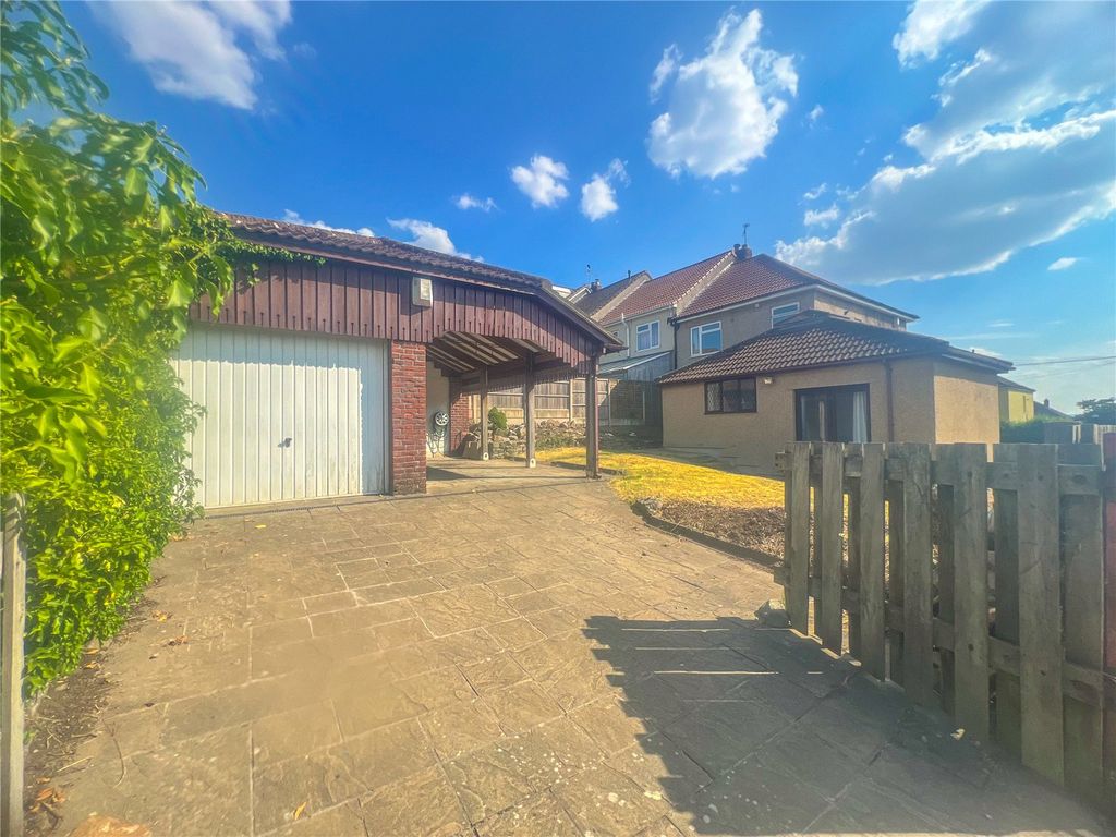 Property photo 1 of 34 Picture No. 20