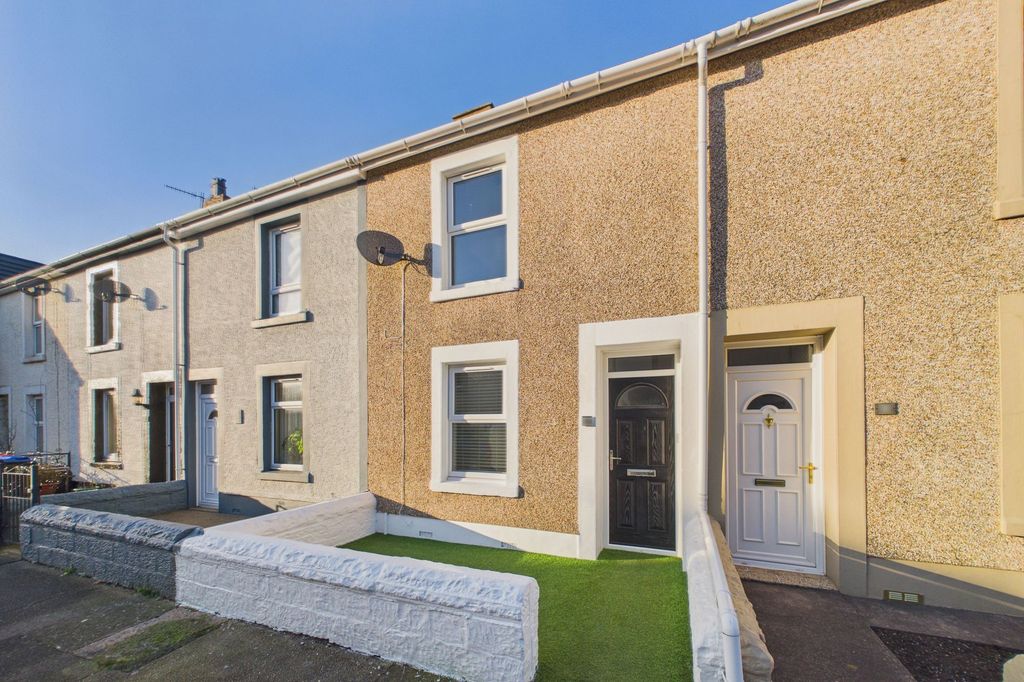 Property photo 2 of 16