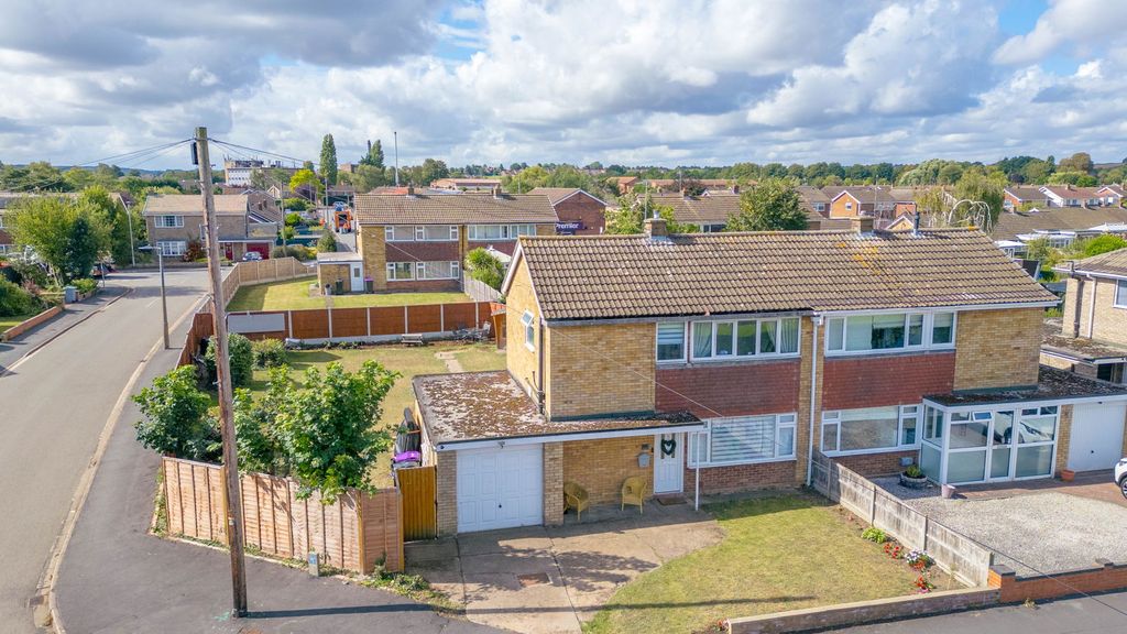 Property photo 1 of 27