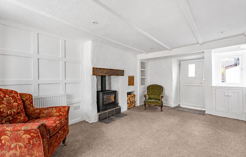 Property photo 3 of 19