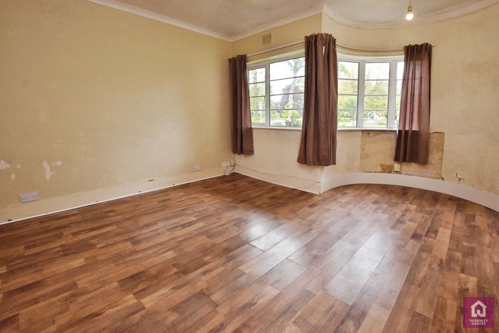Property photo 2 of 11 Living Room