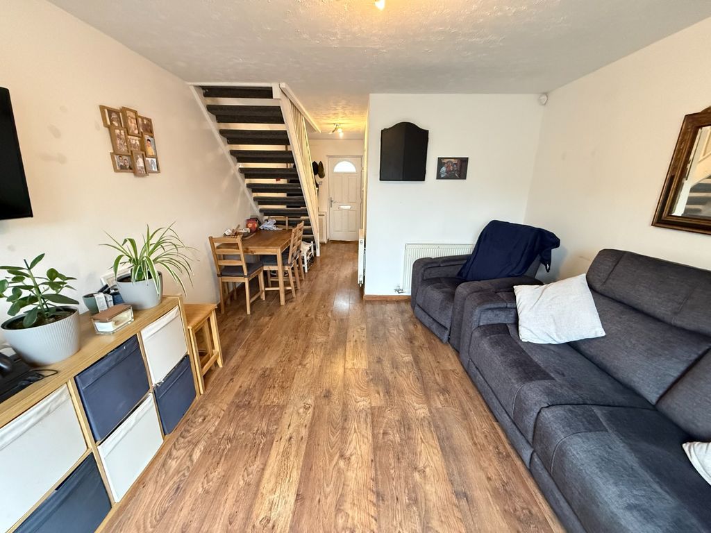 Property photo 2 of 10 4866085