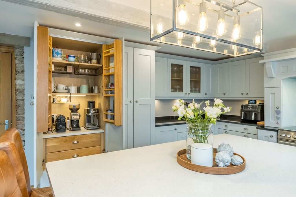 Property photo 3 of 35 Dining Kitchen