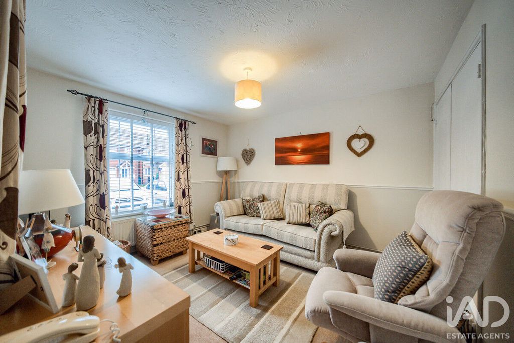 Property photo 2 of 12