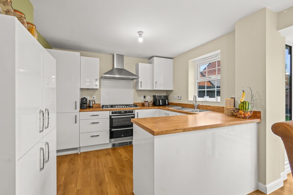 Property photo 3 of 21