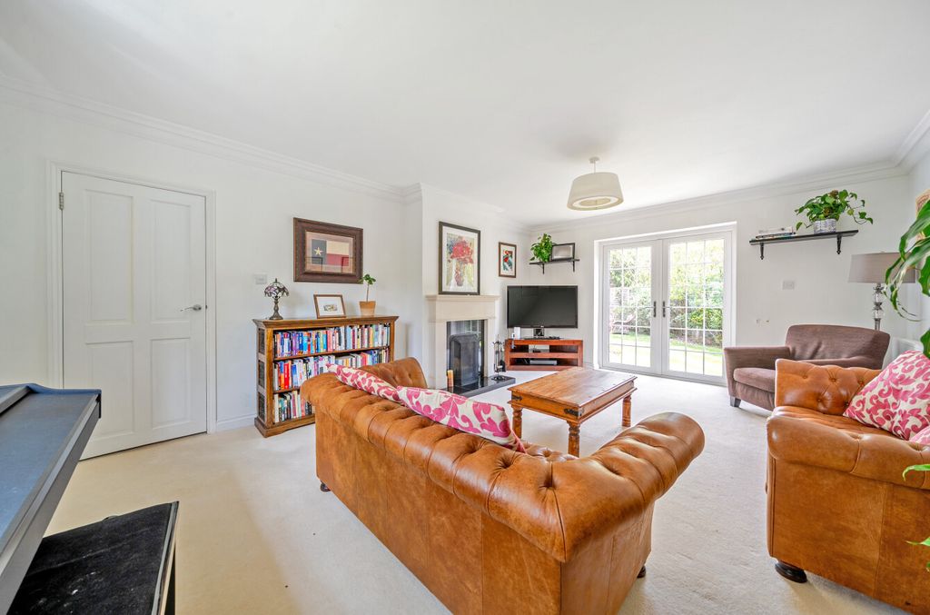 Property photo 3 of 46 1446323-2-69E76ee...