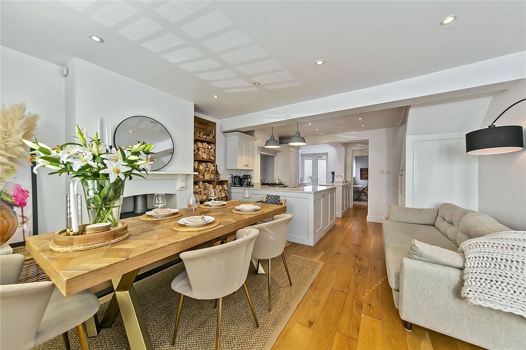 Property photo 2 of 15 Picture No. 11