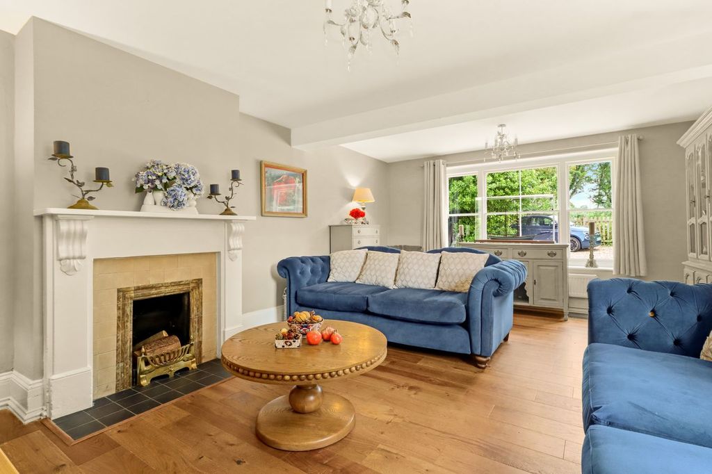 Property photo 2 of 48