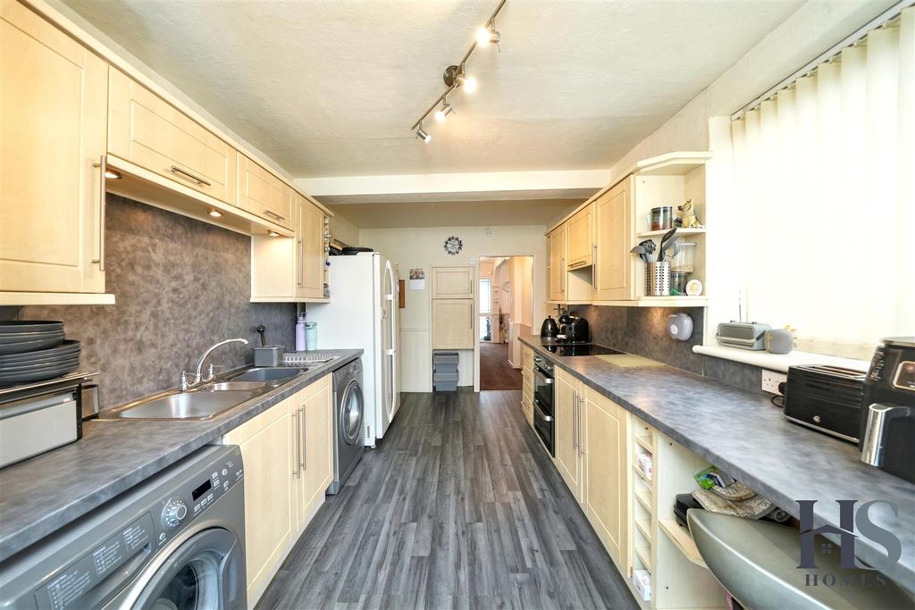 Property photo 3 of 22