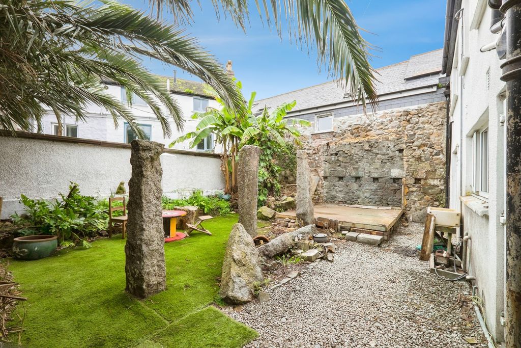 Property photo 3 of 18 Pbox-Img.Jpg
