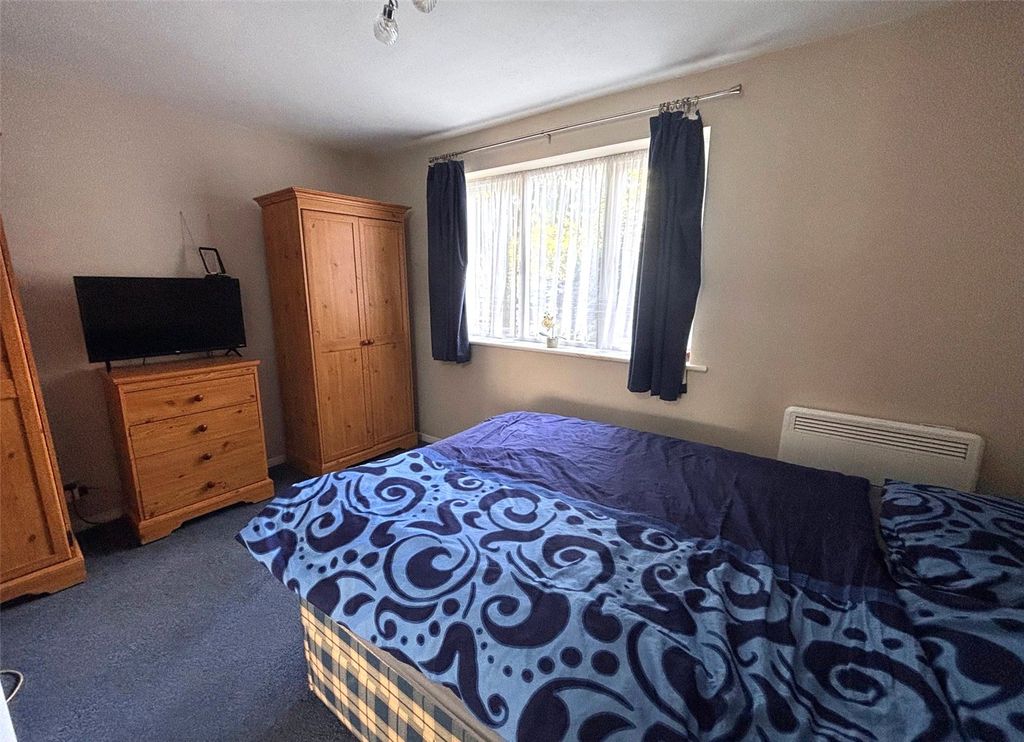 Property photo 3 of 6 Bedroom