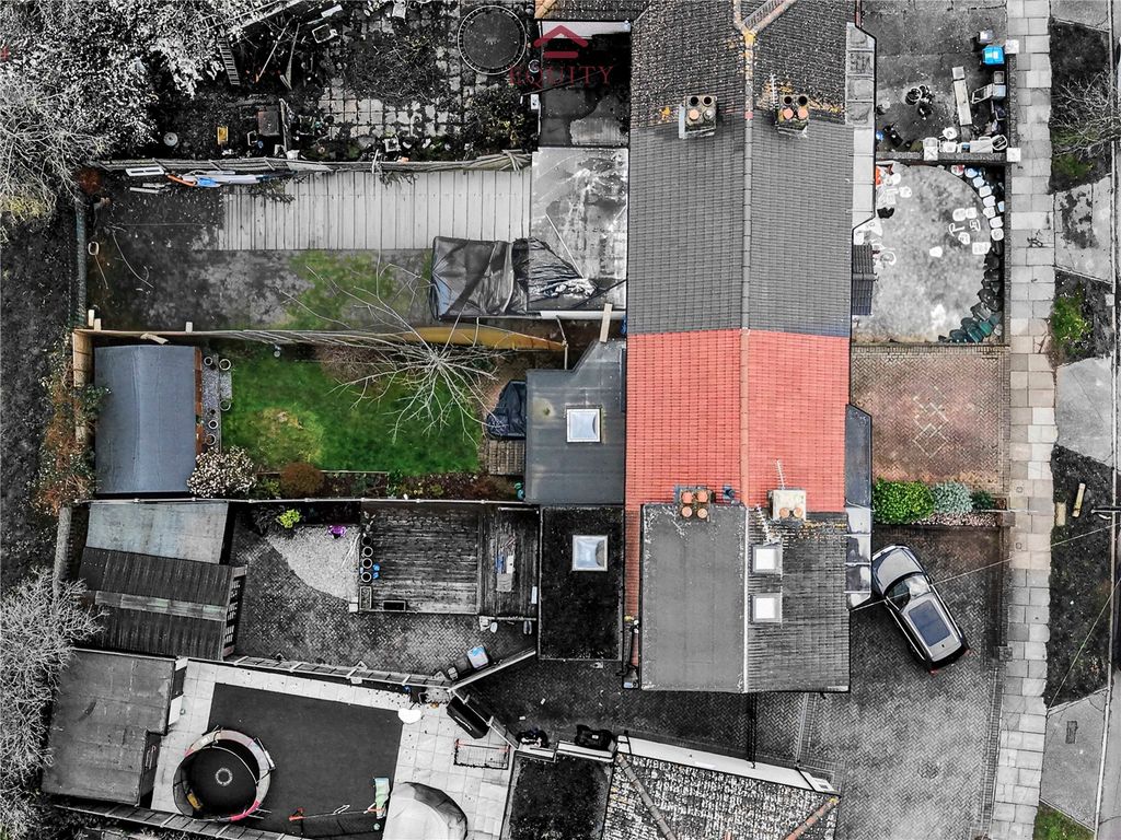 Property photo 2 of 34 Picture No. 47