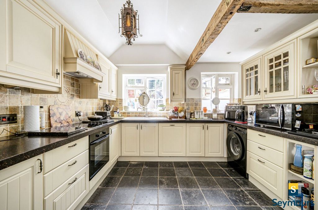 Property photo 2 of 16 Kitchen