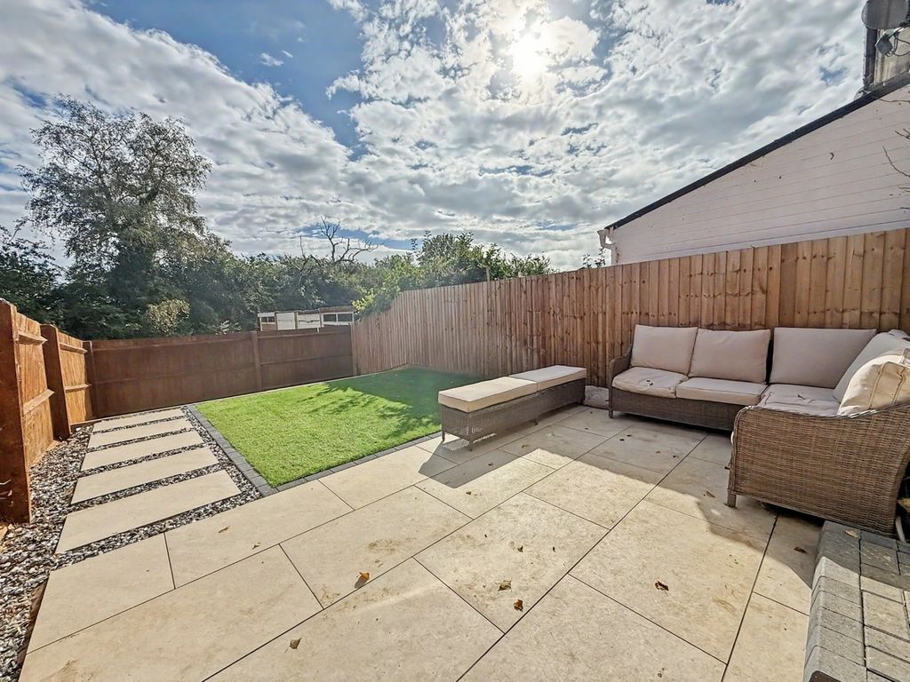 Property photo 3 of 31 5503309