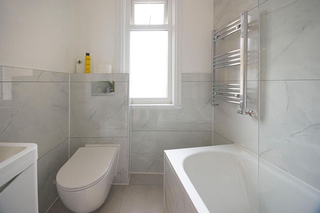Property photo 3 of 9 c2568Ef1-213E-41A9-Beab-B350016Edca5