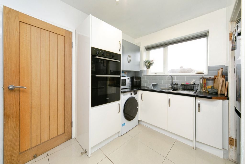 Property photo 3 of 17 Photo