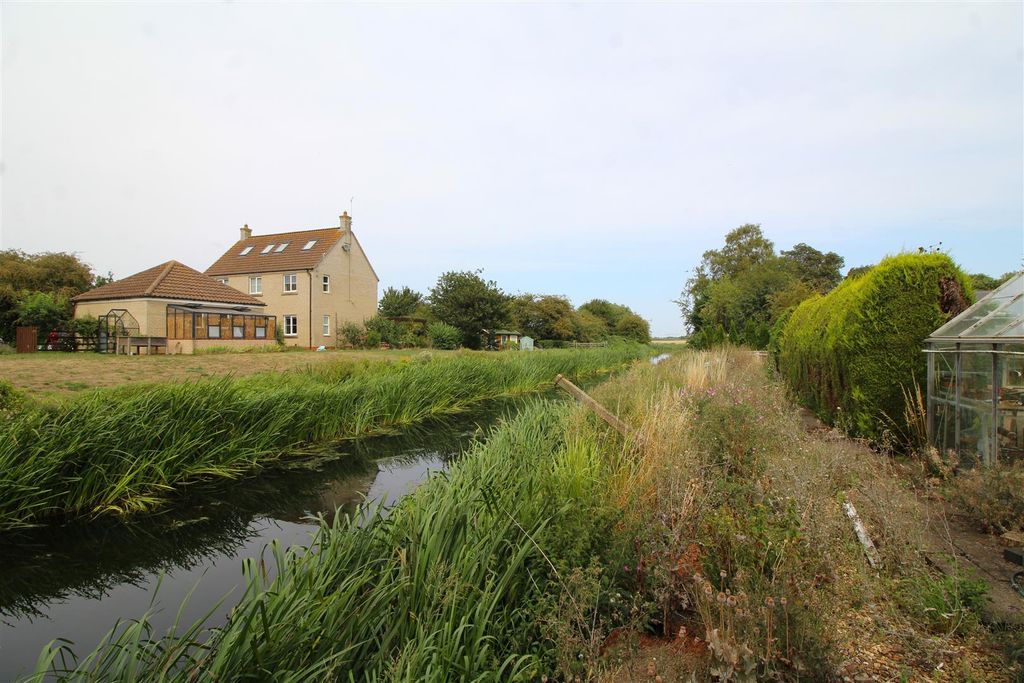Property photo 2 of 15 River View.Jpg
