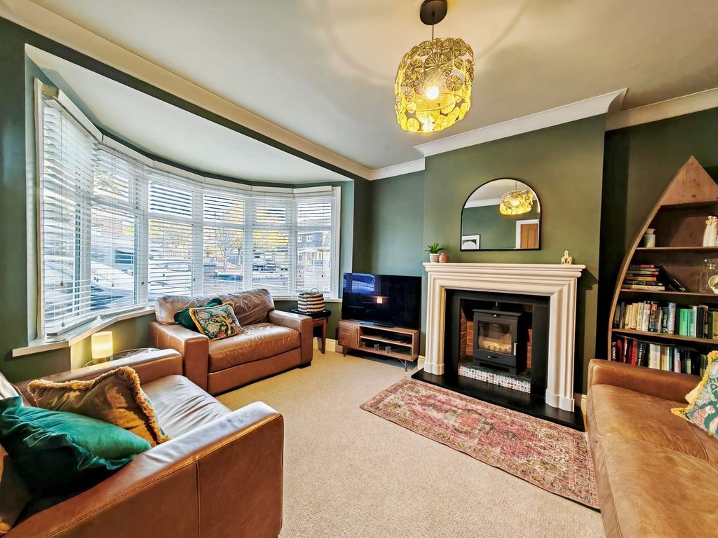 Property photo 2 of 32