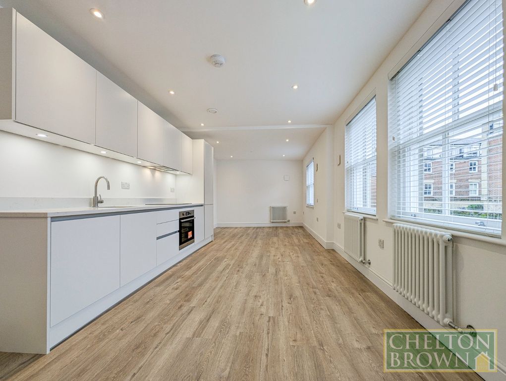 Property photo 2 of 16 Living Space