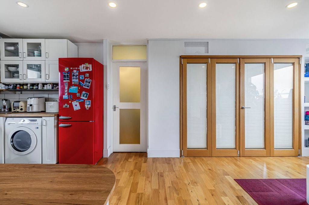 Property photo 3 of 12 Picture No. 16