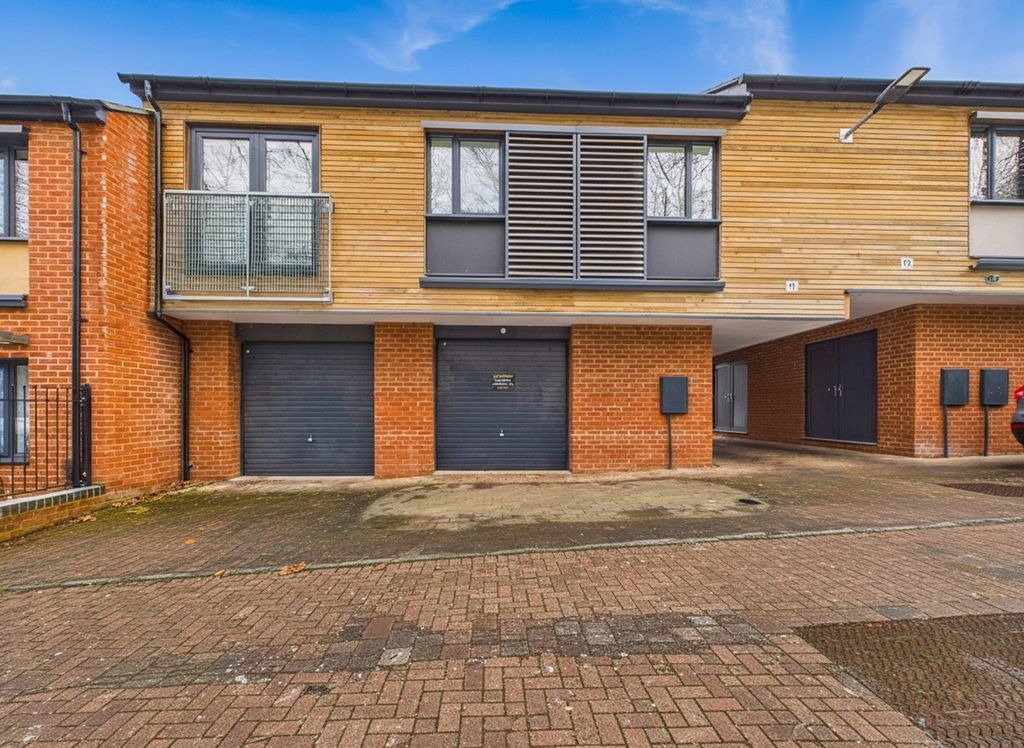 Property photo 3 of 15 Garage And Parking