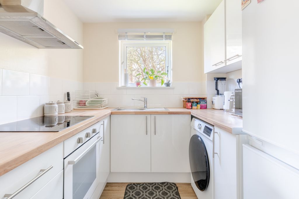 Property photo 3 of 9 A7408256-Hdr-3