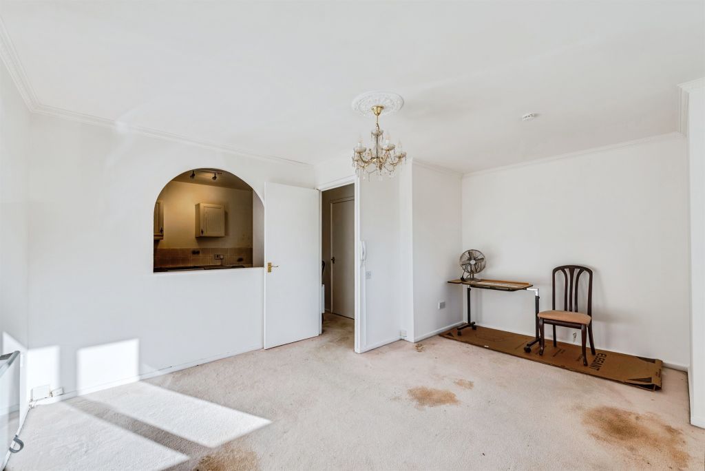 Property photo 3 of 12