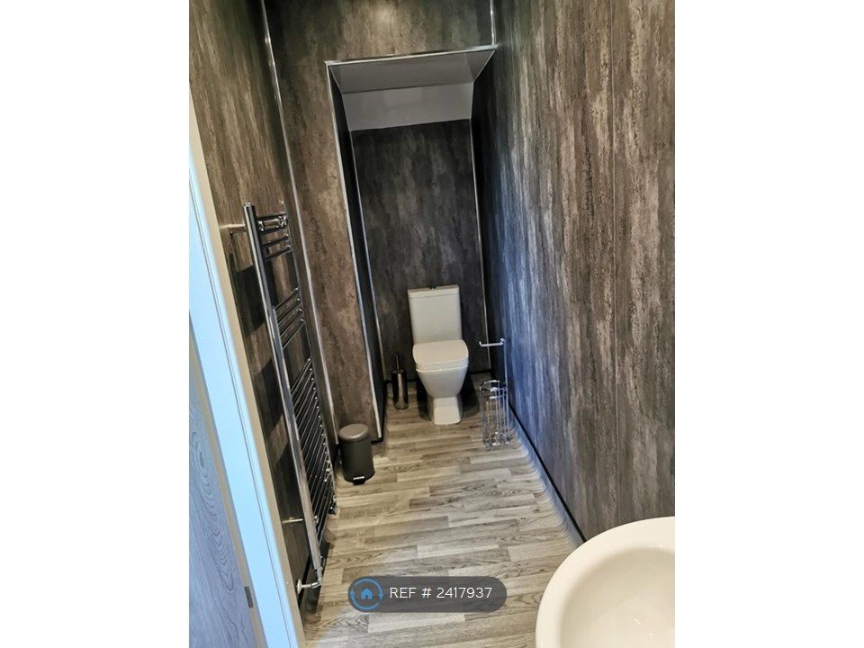 Property photo 3 of 7 En-Suite