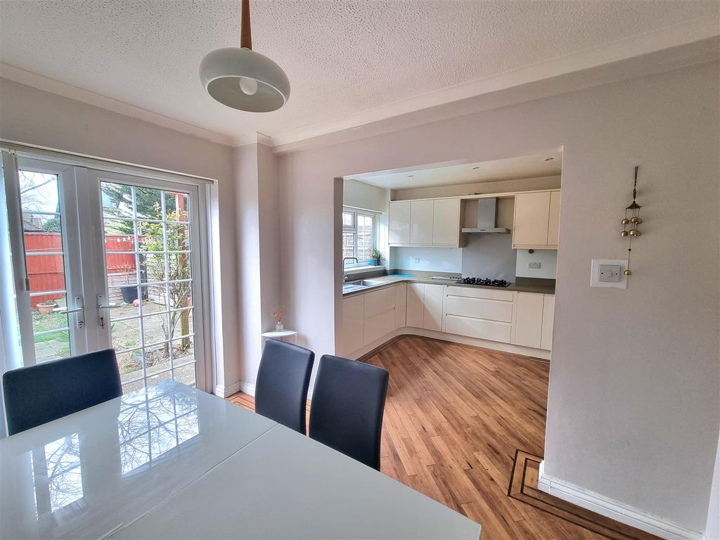 Property photo 2 of 20 Kitchen/Diner