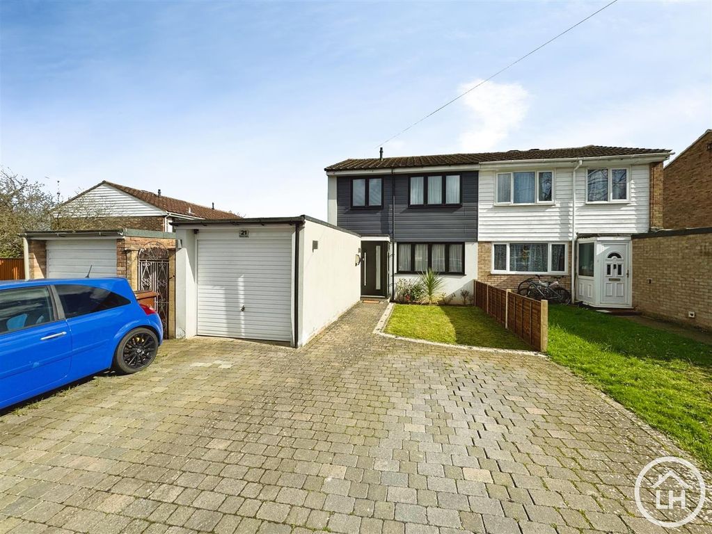 Property photo 1 of 12 External