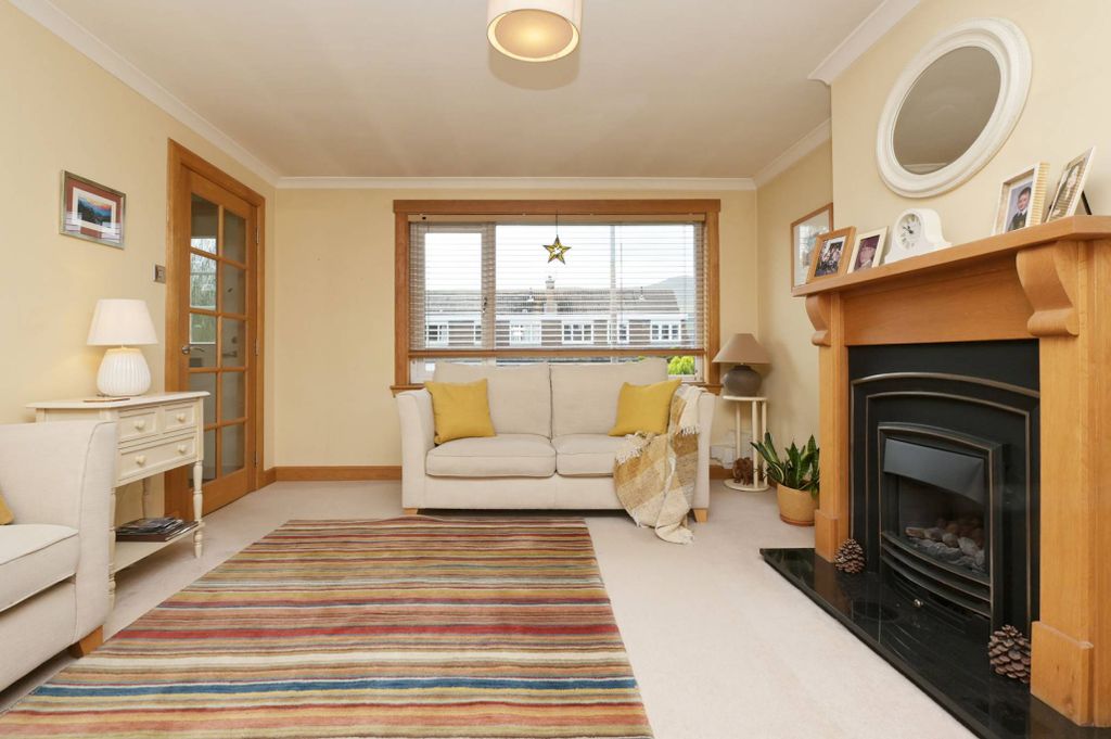 Property photo 3 of 25